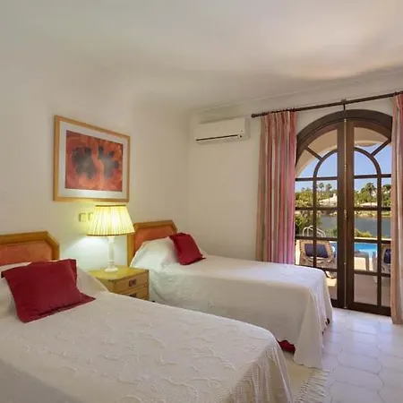 Sleeps 8 Pool Air Con T479857 Villa