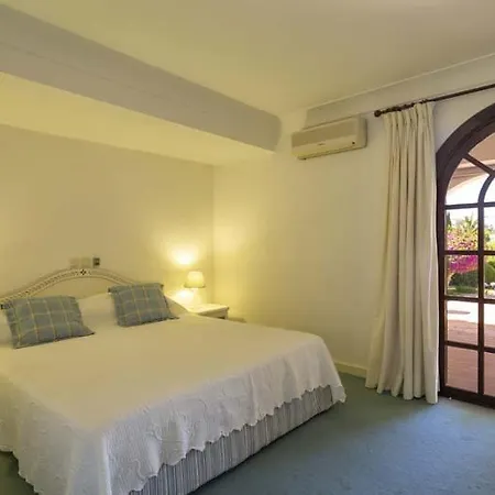 Sleeps 8 Pool Air Con T479857 Villa Quinta do Lago